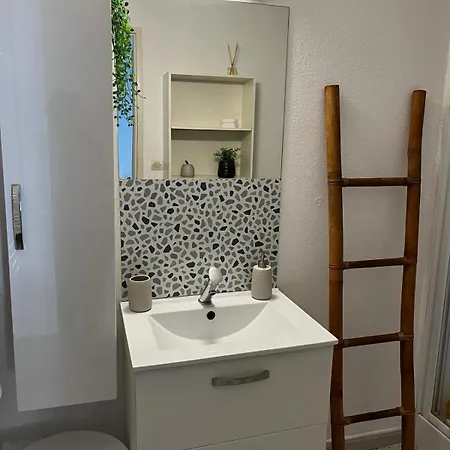 4 Etoiles, Avec Jardin Cloture Et Piscine Dans La - - Linge Inclus * Narbona
