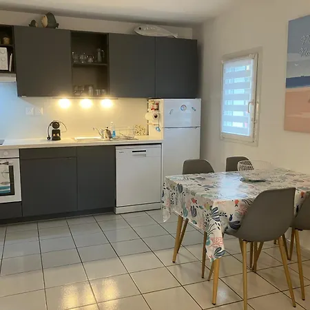 Apartment 4 Etoiles Avec Jardin Cloture Et Piscine Dans La - Narbonne