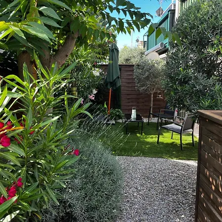 4 Etoiles Avec Jardin Cloture Et Piscine Dans La - * Narbonne