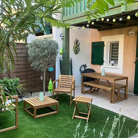 4 Etoiles Avec Jardin Cloture Et Piscine Dans La - Apartment