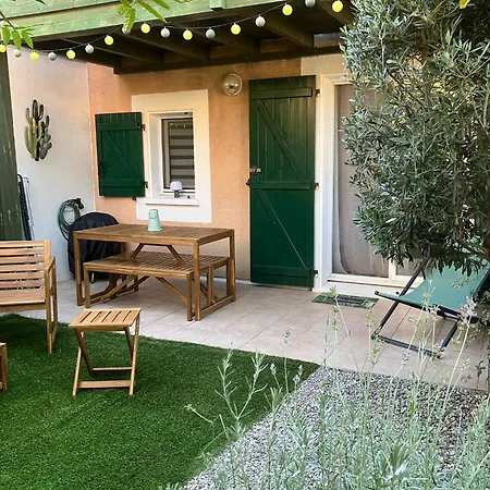 Apartment 4 Etoiles Avec Jardin Cloture Et Piscine Dans La -