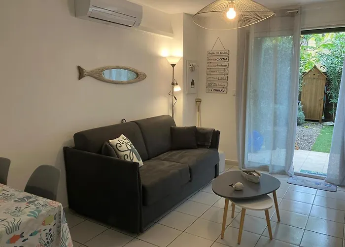 아파트 4 Etoiles Avec Jardin Cloture Et Piscine Dans La - *