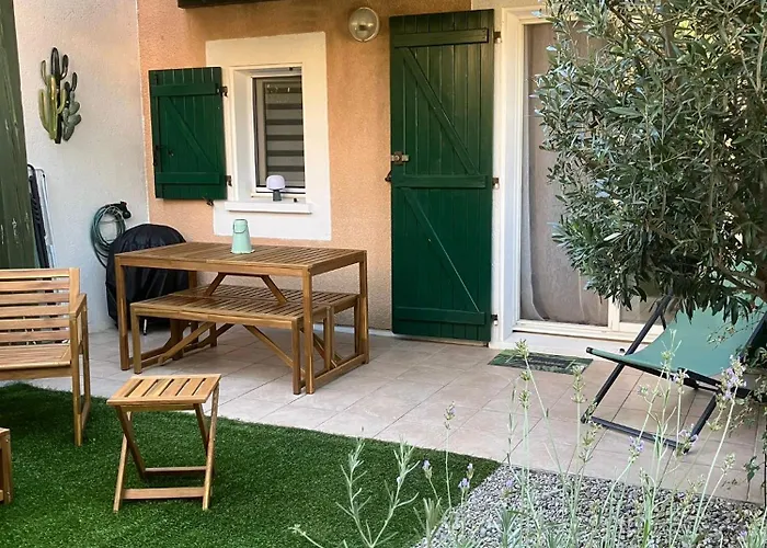 아파트 4 Etoiles Avec Jardin Cloture Et Piscine Dans La -